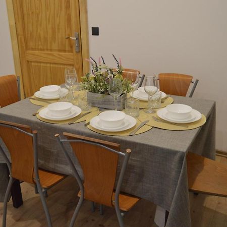 Spacious City Center Family 2 Bedrooms Apartment Riga Exterior photo