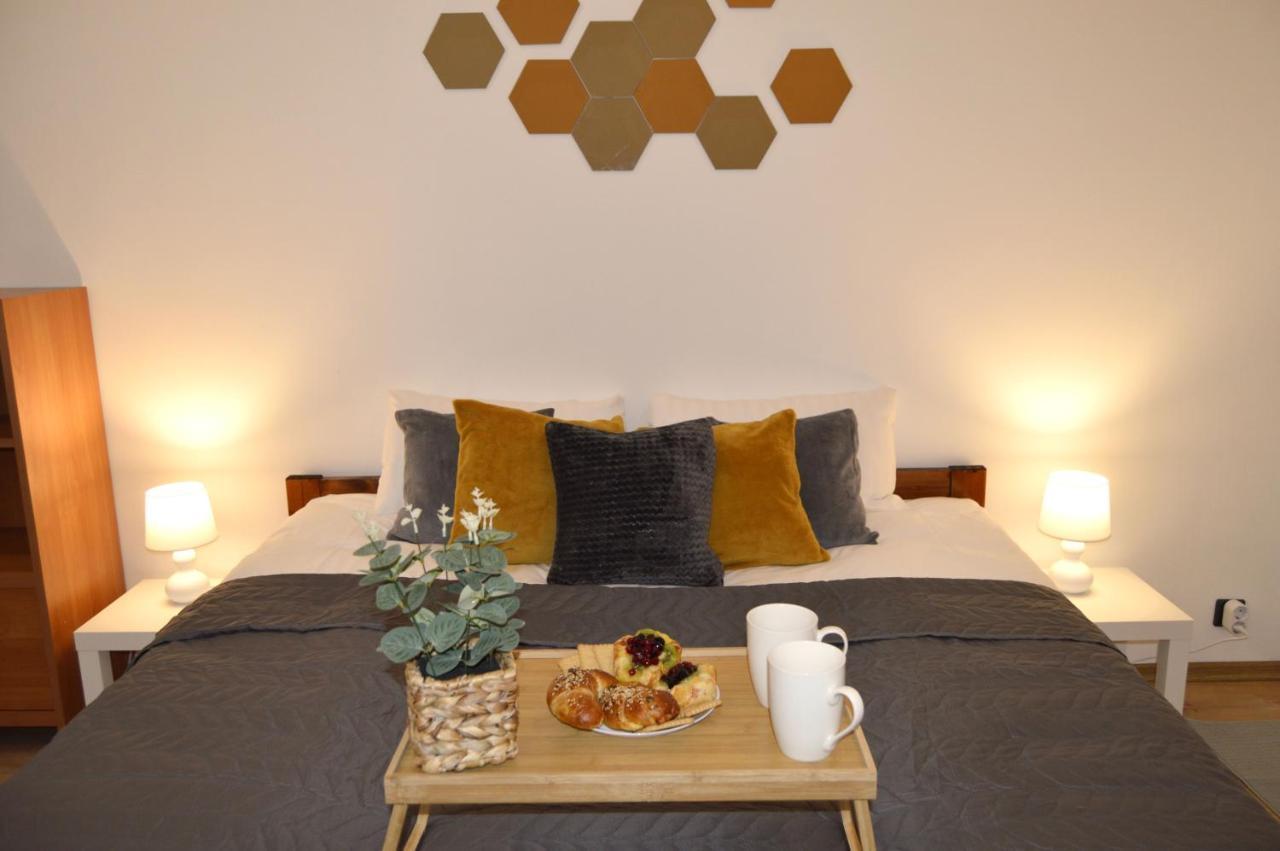 Spacious City Center Family 2 Bedrooms Apartment Riga Exterior photo