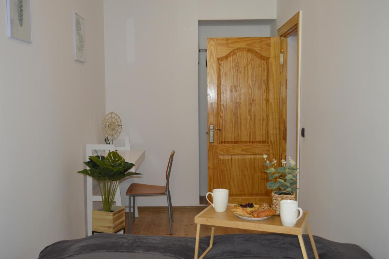 Spacious City Center Family 2 Bedrooms Apartment Riga Exterior photo