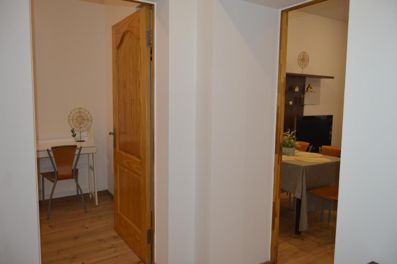 Spacious City Center Family 2 Bedrooms Apartment Riga Exterior photo