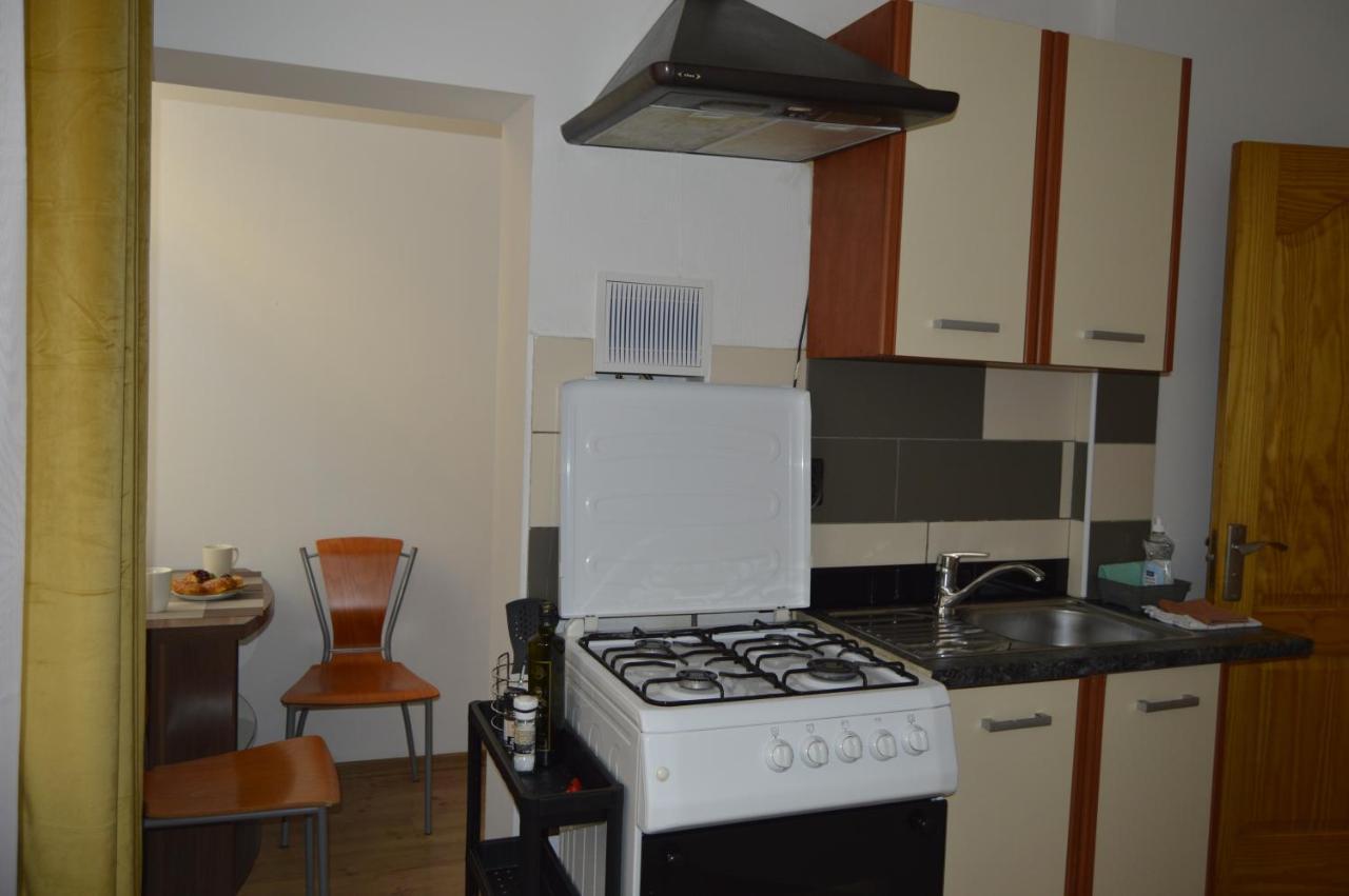 Spacious City Center Family 2 Bedrooms Apartment Riga Exterior photo