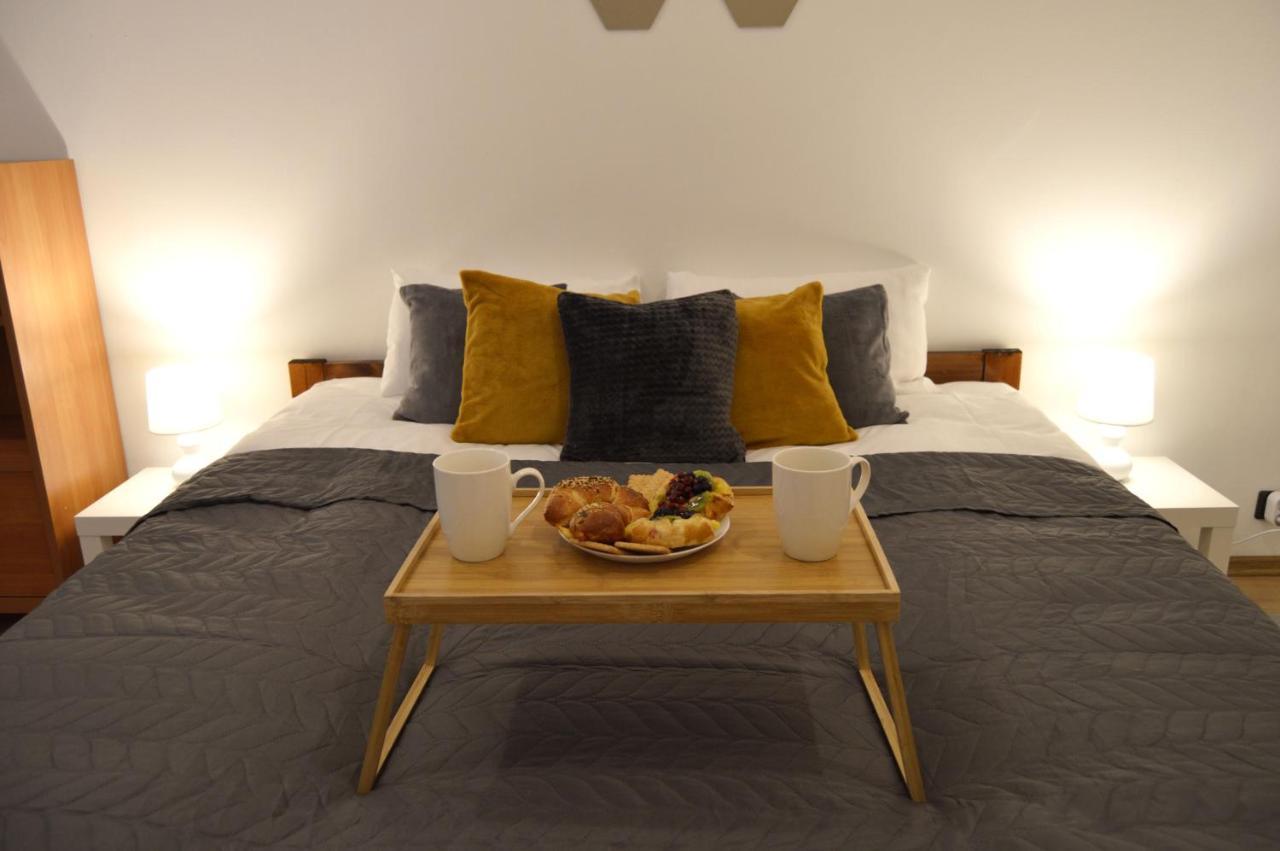 Spacious City Center Family 2 Bedrooms Apartment Riga Exterior photo