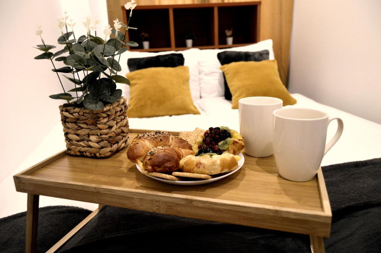 Spacious City Center Family 2 Bedrooms Apartment Riga Exterior photo